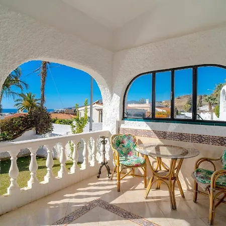 Mit Privatpool Fuer 6 Personen Ca 120 Qm In Nerja, Andalusien Costa Del Sol Nerja