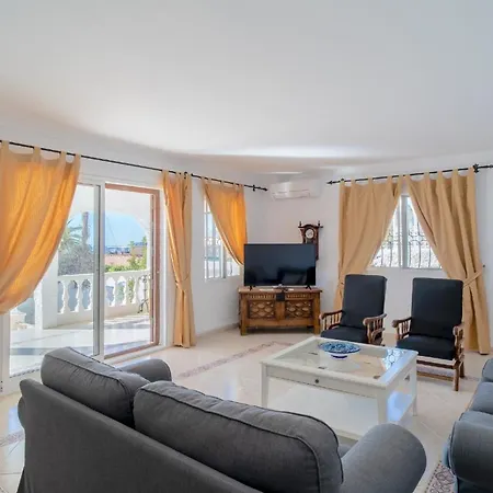 Mit Privatpool Fuer 6 Personen Ca 120 Qm In Nerja, Andalusien Costa Del Sol